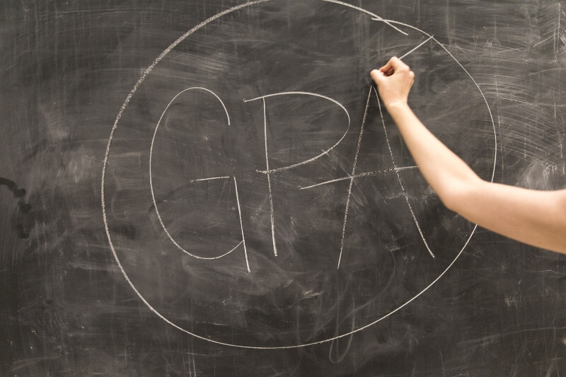 What is a good GPA for scholarships